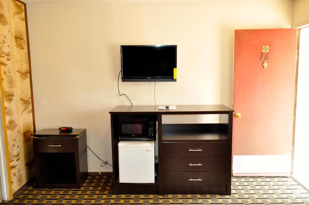 Andrews Motor Inn Exterior photo